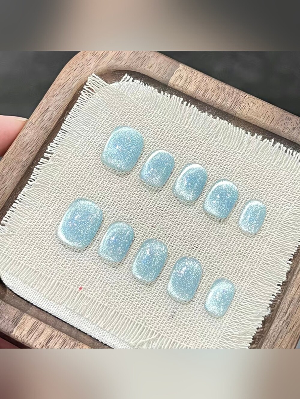 Press on nails